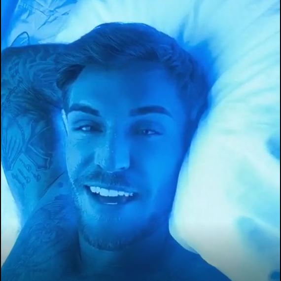 Tom Zanetti, Sunbed, Celebs Go Dating, The Mansion, Sol-Rapide V9, Filming Saved, 2021, Sun and Health